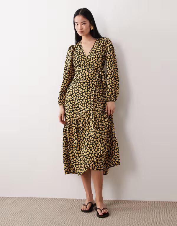 ウェンズデーガール レディース トップス ワンピース フラワー柄 ミディ フラワー Wednesday's Girlong sleeve wrap around midi dress in yellow floral YELLOW イエロー