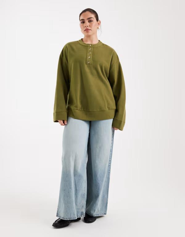 エイソス レディース アウター ニット・セーター ASOS Curve ASOS DESIN Curve Supersoft oversized henley sweater Khaki カーキ