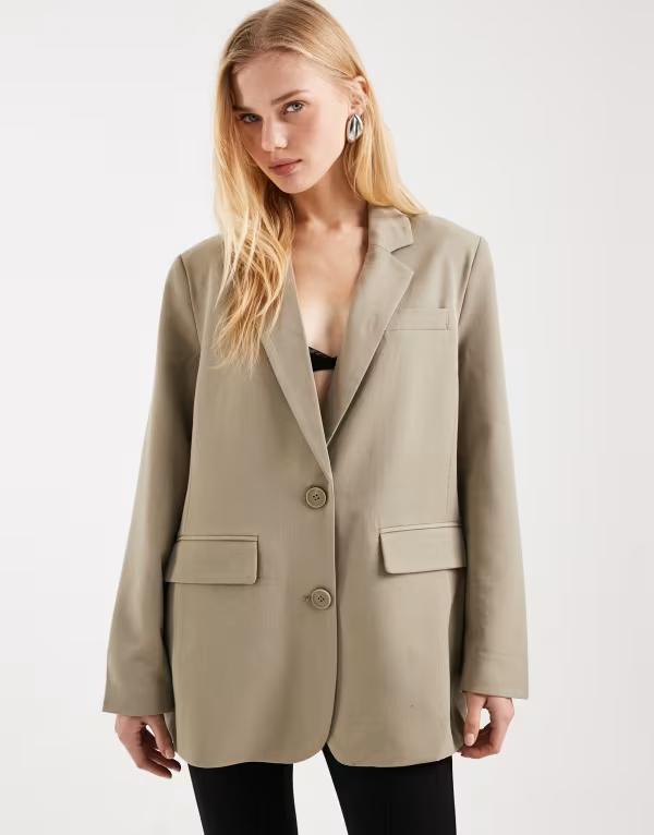 ピーシーズ レディース アウター ジャケット・ブルゾン ブレザー Pieces tailored oversized boxy blazer in pale khaki Overland Trek グリーン
