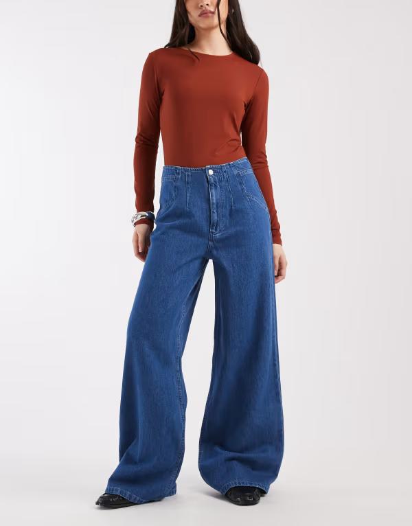 エイソス レディース ボトムス デニムパンツ ワイドレッグ ジーンズ ASOS DESIGN high rise wide leg jeans with grown on waist in clean bright blue ブルー