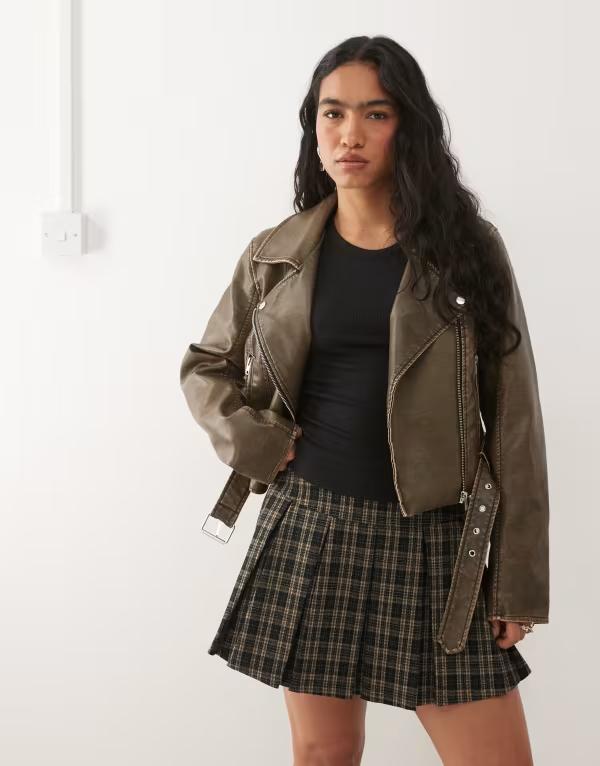 ノイジーメイ レディース アウター コート ヴィンテージ レザー フェイクレザー ジャケット Noisy May faux leather biker jacket in vintage wash Black ブラック｜ReVida 店