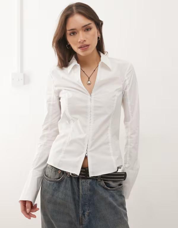 ウィークデイ レディース トップス シャツ Weekday zip up shirt with flare sleeve detailing White ホワイト