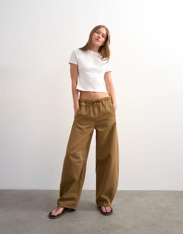トップショップ レディース ボトムス デニムパンツ ジーンズ Topshopull-On Barrel jeans in cumin|ReVida 店