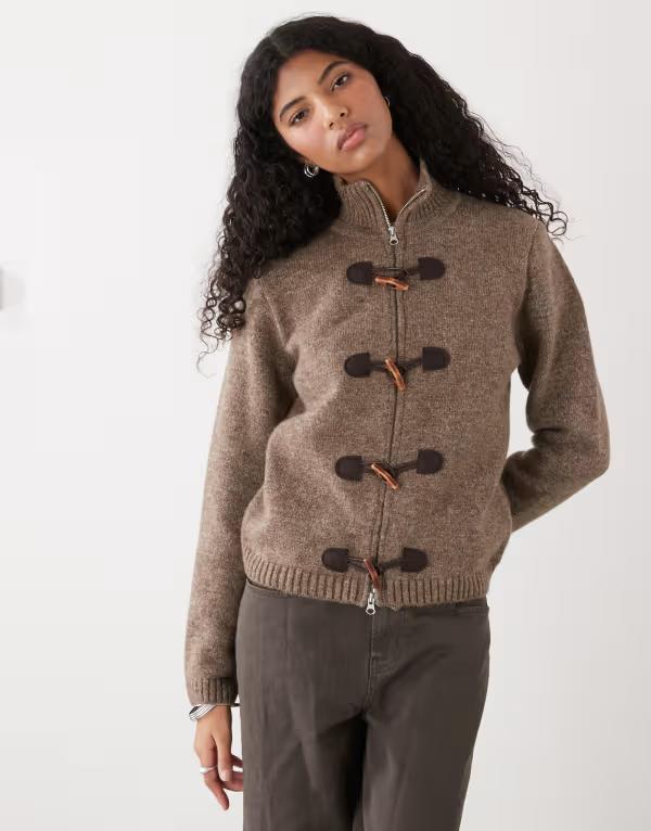 リクレイム ヴィンテージ レディース アウター ニット・セーター ハイネック カーディガン Reclaimed Vintage cardigan withigh neck and toggles brown ブラウン