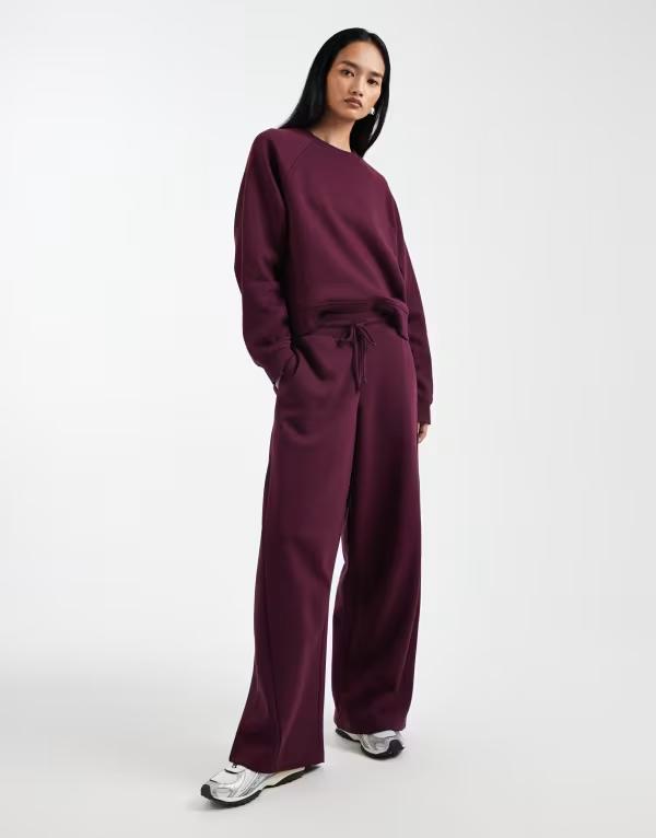 エイソス レディース ボトムス 心地好いズボン下 スウェットパンツ ASOS DESIGN oversized barreleg brushback sweatpants with seam detail インチ plum 酸桃