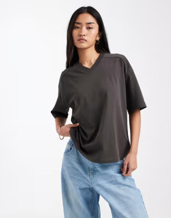 エイソス レディース トップス Tシャツ レギュラーフィット Vネック ASOS DESIGN regular fit v neck detail tee in charcoal/grey チャコール｜ReVida 店