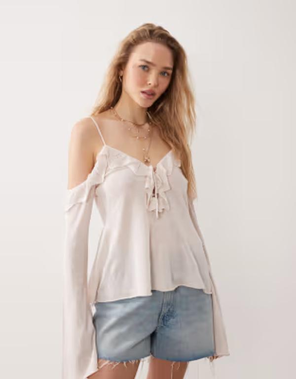 ミスセルフフリッジ レディース アウター ニット・セーター フリル リネン Misselfridge premium linen blend knit cold shoulderuffle trim top in cream クリーム｜ReVida 店