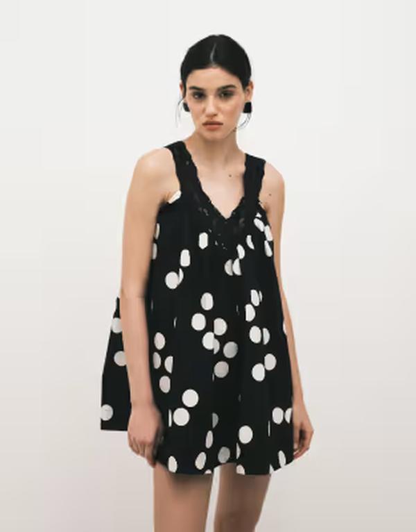 エイソス レディース トップス 衣装 Vのど首 一点 ミニ オーバーレイ スピード競技 ASOS DESIGN v-neck smock poplin mini sundress with lace overlay and white polka dots Mono spot 白いこと ワンピース-レディースファッション