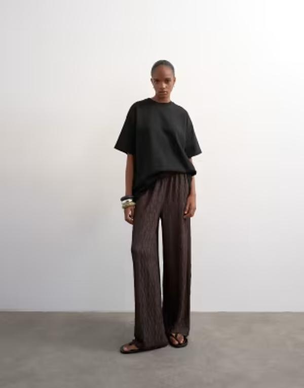 トップショップ レディース ボトムス カジュアルパンツ ワイドレッグ ジャージー Topshop crinkle jersey wide leg pants in chocolate チョコレート｜ReVida 店 16,110円