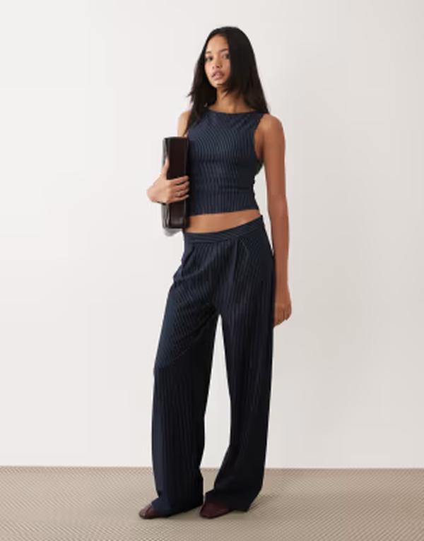 エイソス レディース ボトムス カジュアルパンツ ワイドレッグ プリーツ ASOS DESIGN wide leg pleated pantstripe - part of a set Navy stripe ネイビー