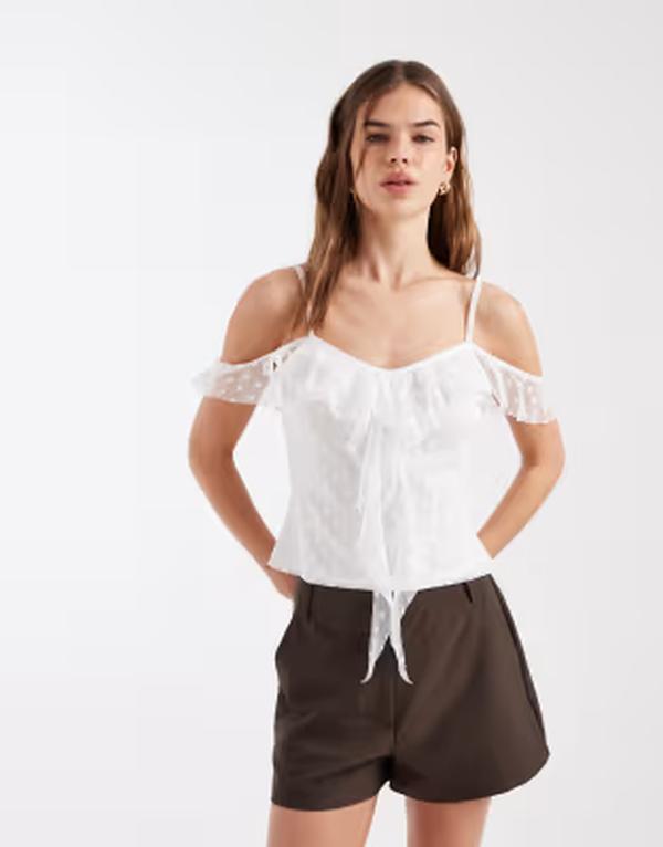 ミスセルフフリッジ レディース トップス シャツ ドット フリル Misselfridge ruffle front cold shoulder top in cream polka dots Cream polka dot クリーム