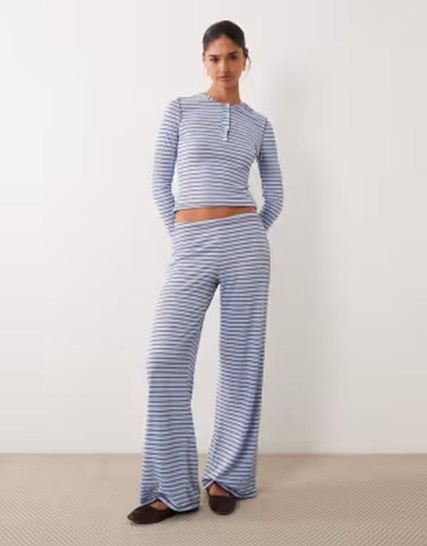 エイソス レディース ボトムス カジュアルパンツ ワイドレッグ ASOS DESIGN wide leg pants in stripes - part of a set Stripes ストライプ