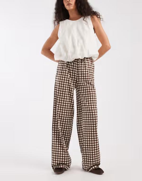 スリードベア レディース ボトムス カジュアルパンツ ギンガムチェック プリント ジャージー ギンガム Threadbare jersey pull on pants with drawstring in chocolate brown gingham print BROWN ブラウン｜ReVida 店