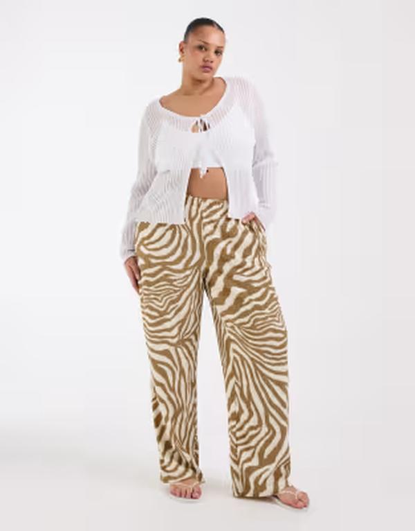 ヴェロモーダ レディース ボトムス カジュアルパンツ ワイドレッグ プリント ジャージー Vero Moda Curve wide leg textured jersey pants in birch abstract print Birch Mary