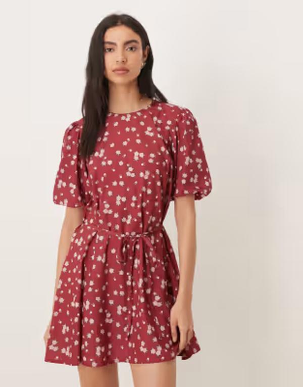 ウェンズデーガール レディース トップス 衣装 御花柄 ミニ 御花 Wednesday\u0027s Girl short sleeve tie waist mini dress インチ berry floral Berry