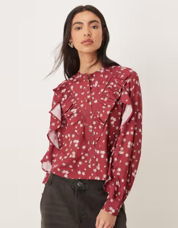 ウェンズデーガール レディース トップス シャツ フラワー柄 フリル フラワー Wednesday's Girlong sleeve ruffle collared top in berry floral Berry
