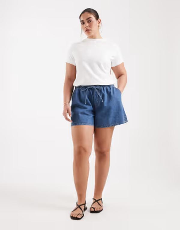 エイソス レディース ボトムス ハーフパンツ・ショーツ ショートパンツ デニム ASOS Curve ASOS DESIGN Curve denim pull-on shorts in mid BLUE ブルー 10,836円