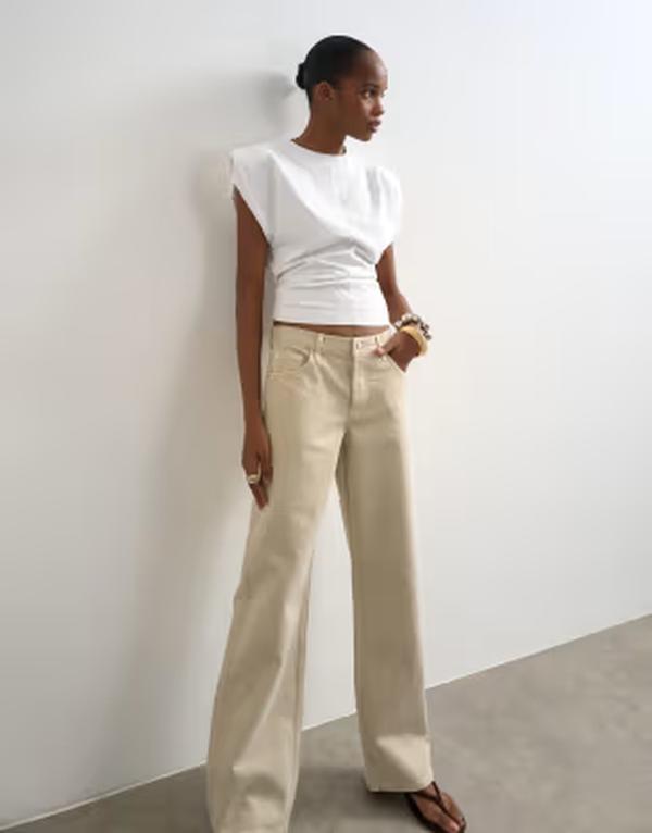トップショップ レディース ボトムス デニムパンツ ストレート ローライズ ジーンズ Topshop Ember low rise straight leg jeans in oat｜ReVida 店