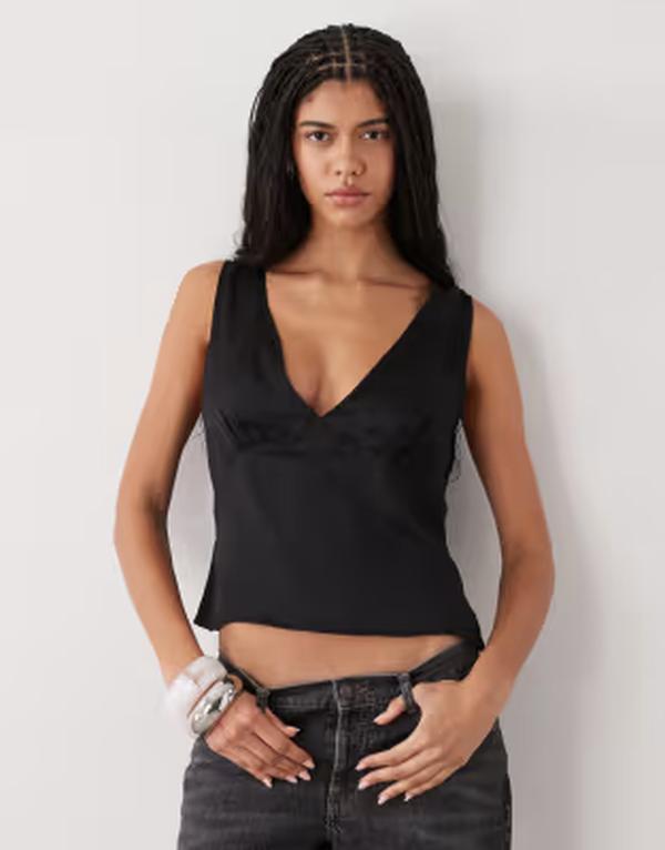 ウィークデイ レディース トップス Tシャツ サテン Weekday satin top Black ブラック|ReVida 店