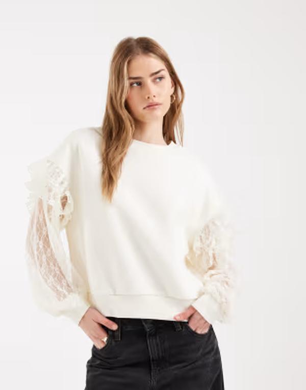 ミスセルフフリッジ レディース アウター パーカー・スウェット シャツ レース Misselfridge sweatshirt with lace sleeves in cream クリーム