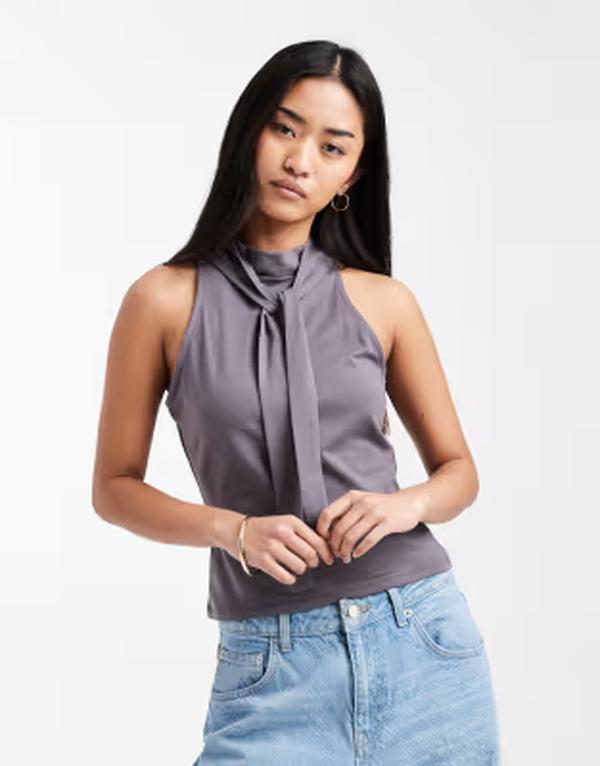 エイソス レディース トップス Tシャツ タイディテール ホルター ASOS DESIGN halter top with tie detail in chocolate チョコレート