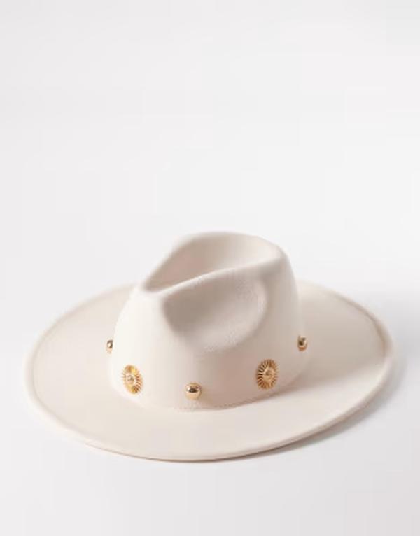 マイアクセサリーズ レディース 帽子 My Accessories fedora gold studs hat in cream クリーム