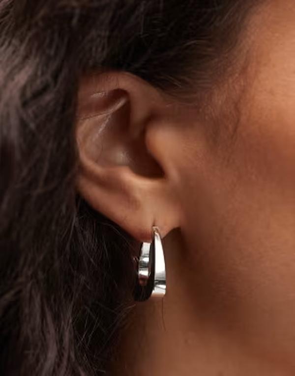 アンドアザーストーリーズ レディース アクセサリー ピアス・イヤリング & Other Stories holland triangle hoop earrings tone SILVER シルバー｜ReVida 店