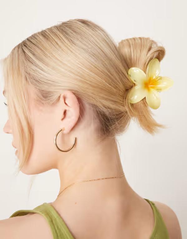 デザインビーロンドン レディース アクセサリー DesignB London Hawaiian flower hair clip in yellow イエロー｜ReVida 店