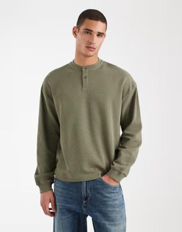 エイソス メンズ トップス Tシャツ ヘンリーネック ASOS DESIGN oversized boxy long sleeve T-shirt withenley neck waffle Dusty olive オリーブ
