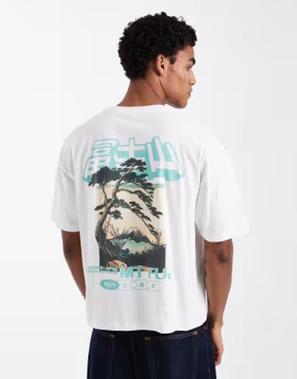 エイソス メンズ トップス Tシャツ グラフィック ASOS DESIGN boxy oversized T-shirt with Mount Fuji graphic WHITE ホワイト｜ReVida 店