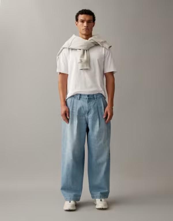 エイソス メンズ ボトムス デニムパンツ ジーンズ ASOS DESIGN barrel jeans in light wash blue with pleats LIGHT WASH BLUE ブルー