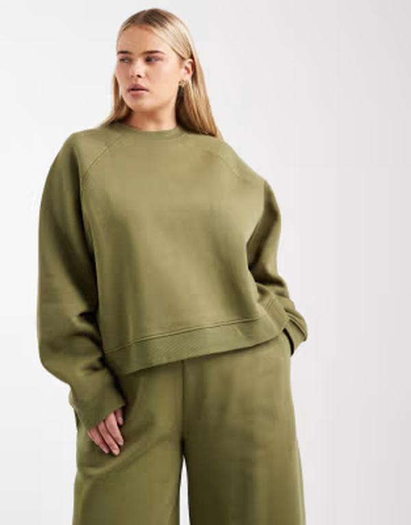 エイソス レディース アウター パーカー・スウェット シャツ ASOS Curve ASOS DESIGN Curve oversized sweatshirt with raglan detail Khaki カーキ