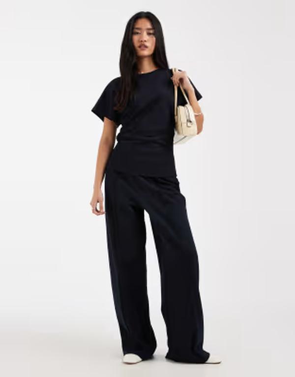 オンリー レディース ボトムス 心地好いズボン下 ワイドレッグ ONLY wide leg pants - part of a set Navy Blazer 米国海軍
