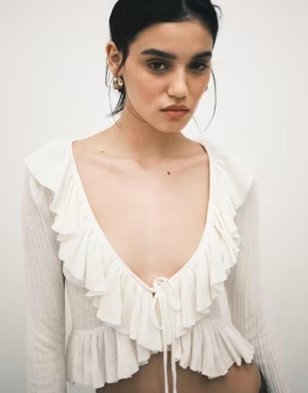 モンキ レディース アウター カーディガン ニット Monki frill knit cardigan Dusty white ホワイト