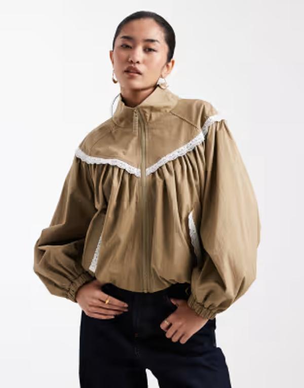 ミスセルフフリッジ レディース アウター ジャケット・ブルゾン レーストリム スタンドネック レース Misselfridge lace trim funnel neck track jacket Khaki カーキ