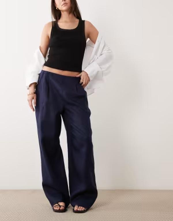 エイソス レディース ボトムス 心地好いズボン下 ワイドレッグ 筋目 リネン ASOS DESIGN linen blend wide leg pants with pleatedetailing Navy 米国海軍