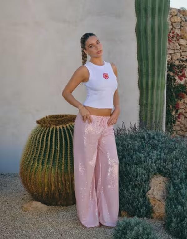 サウスビーチ レディース ボトムス カジュアルパンツ ワイドレッグ スパンコール South Beach x Liv Silverman sequin wide leg pants PINK ピンク