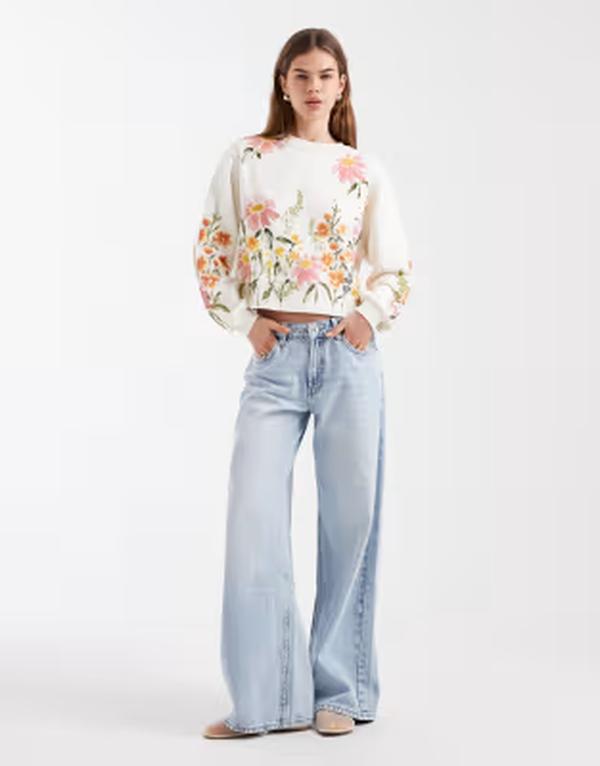 ミスセルフフリッジ レディース アウター ニット・セーター プリント スウェット シャツ Misselfridge sweatshirt with flower print in cream クリーム｜ReVida 店