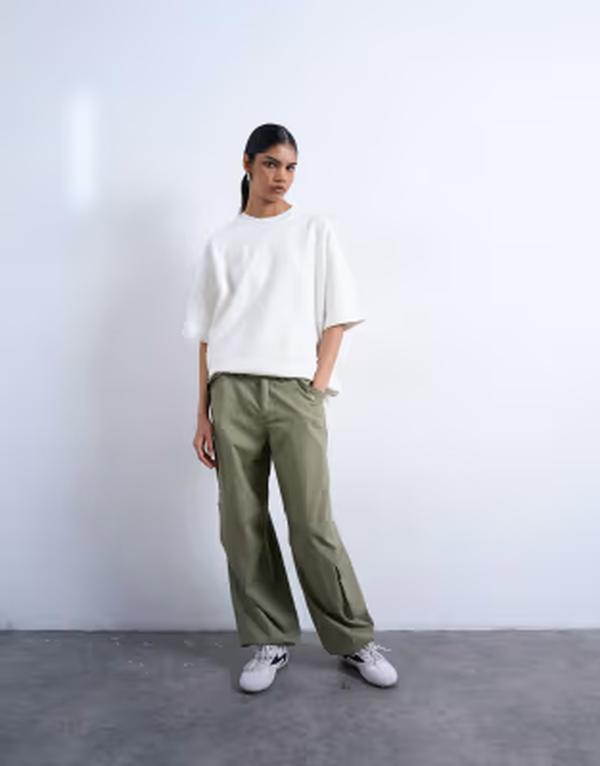 トップショップ レディース ボトムス カジュアルパンツ カーゴパンツ Topshop ripstop cargo pants with drawcord hem Khaki カーキ｜ReVida 店