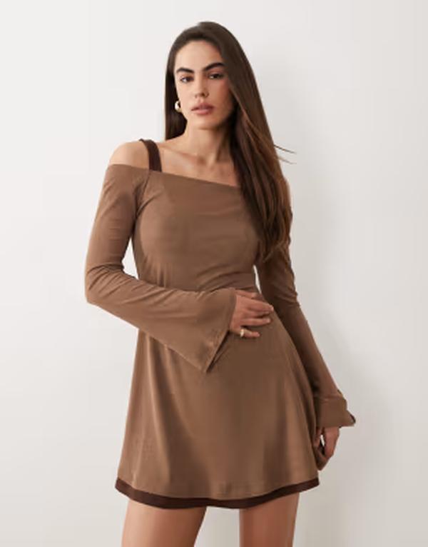 エイソス レディース トップス 衣装 ミニ ASOS DESIGN tonal double layer angel sleeve mini dress インチ chocolate 黒茶 レディースファッション-ワンピース