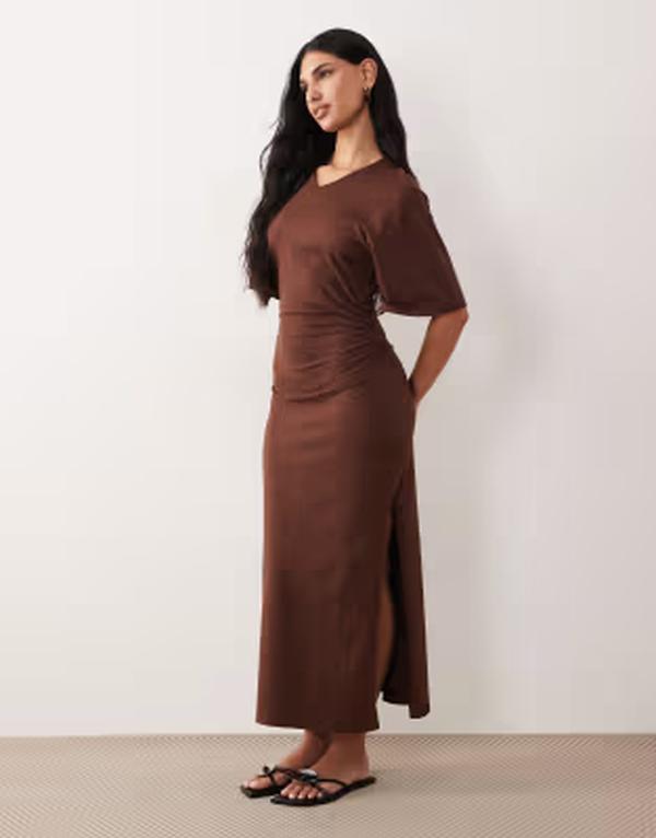 エイソス レディース トップス ワンピース Vネック ギャザー Tシャツ ASOS DESIGN short sleeve v-neck ruched midaxi t-shirt dress with slit BROWN ブラウン