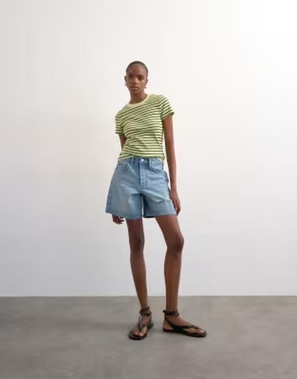 トップショップ レディース ボトムス ハーフパンツ・ショーツ ショートパンツ デニム Topshop denim Editor shorts with rips in bleach デニム