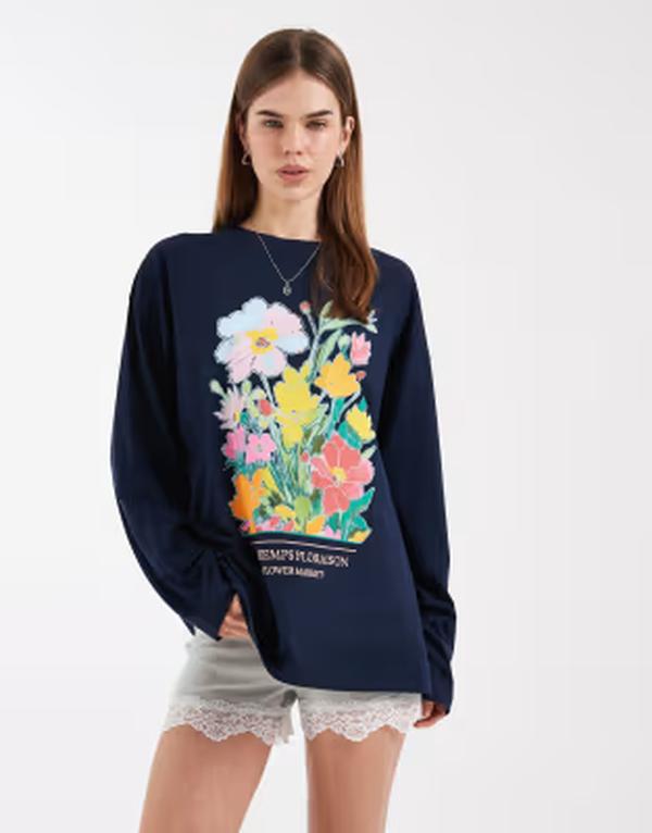 エイソス レディース トップス ティーシャツ お花柄 お花 グラフィック ASOS DESIGN long sleeve t-shirt with floral graphic NAVY 米国海軍 Tシャツ・カットソー-トップス