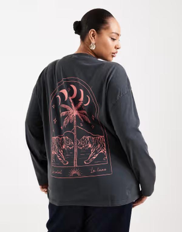 エイソス レディース トップス Tシャツ グラフィック ASOS Curve ASOS DESIGN Curve long sleeve T-shirt with moon and tiger graphic in washed charcoal チャコール 13,980円