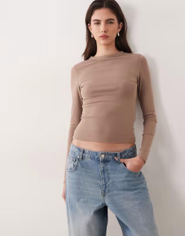 エイソス レディース トップス Tシャツ ASOS DESIGN soft longline long sleeve shrunken tee in mocha モカ