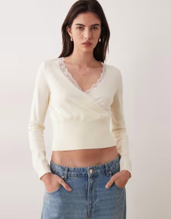 ミスセルフフリッジ レディース アウター ニット・セーター レーストリム レース Misselfridge knit wrap top with lace trim detail CREAM クリーム