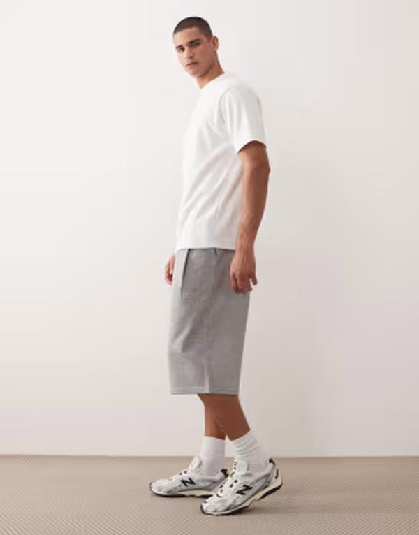 エイソス メンズ ボトムス ハーフパンツ・ショーツ ショートパンツ ASOS DESIGN oversized longline shorts with pleats in heather Gray Heather グレー 10,570円