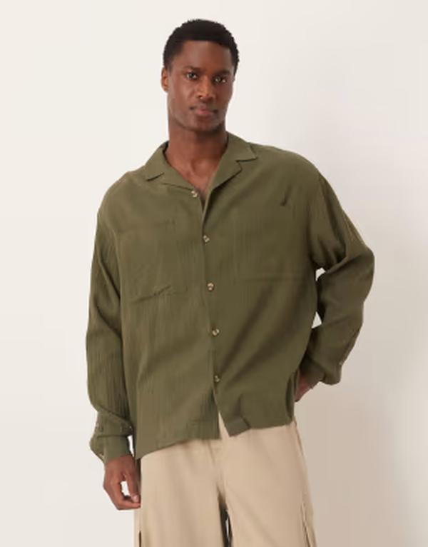 エイソス メンズ トップス シャツ ASOS DESIGN oversized revere crinkle texture shirt in dark GREEN グリーン