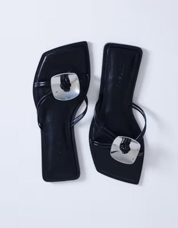 トップショップ レディース シューズ サンダル Topshop Rolo hardware detail flat sandals Black ブラック