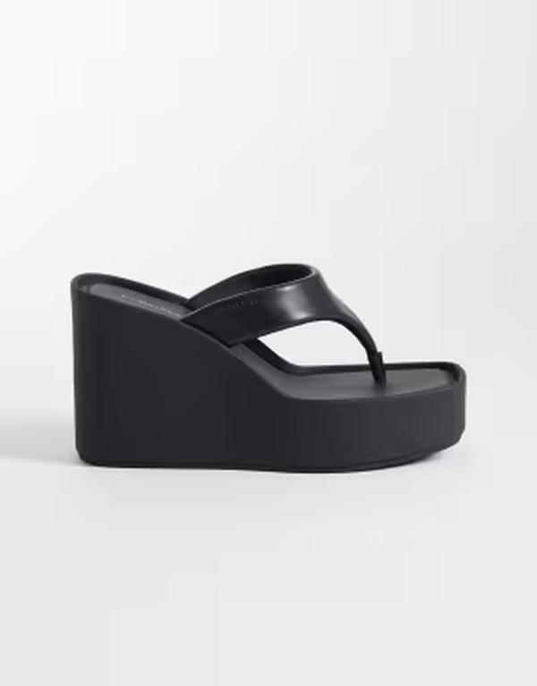 カルバンクライン レディース シューズ サンダル レザー ジーンズ Calvin Klein Jeans leather flip flop wedge sandals Black ブラック｜ReVida 店